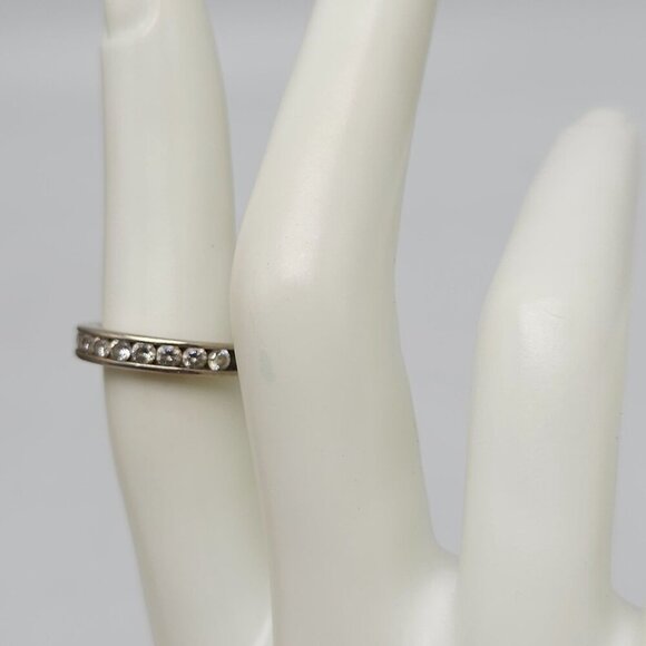 Sterling Silver Eternity Ring With Clear Glass Rhinestones Vintage Signed - Picture 3 of 7